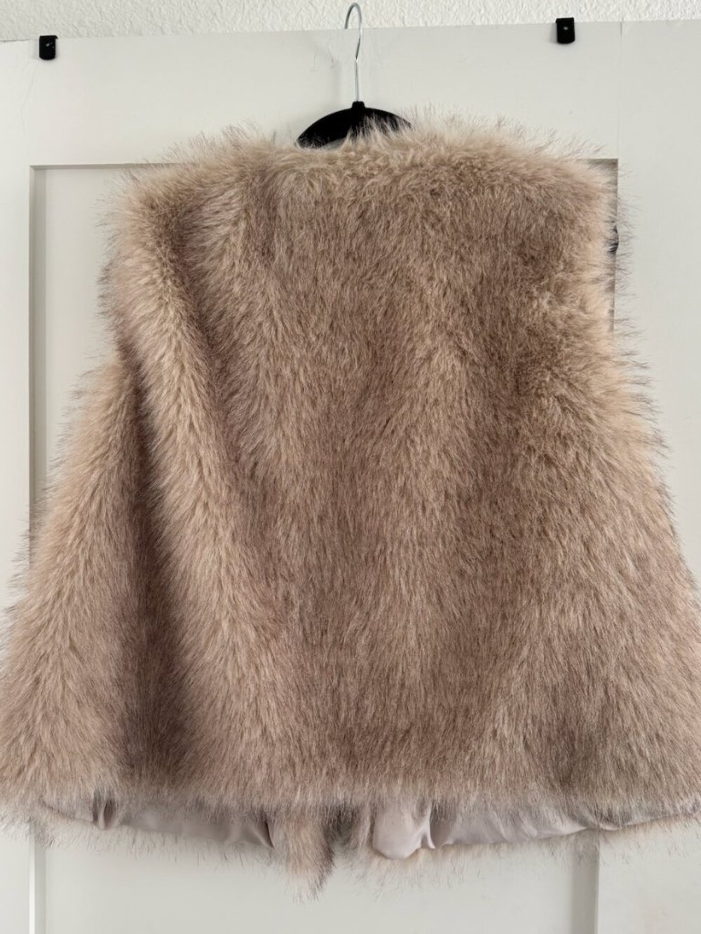 H&M Faux Fur Vest Beige XL Soft Cozy Luxury Look - Picture 2 of 5